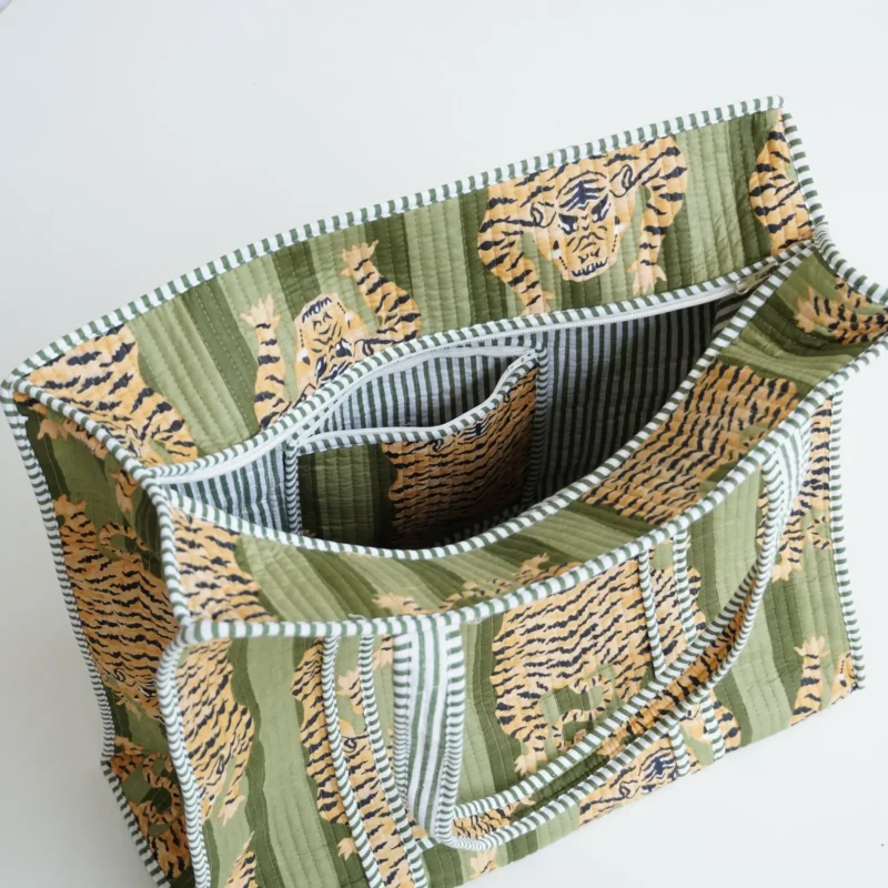 green tote bag