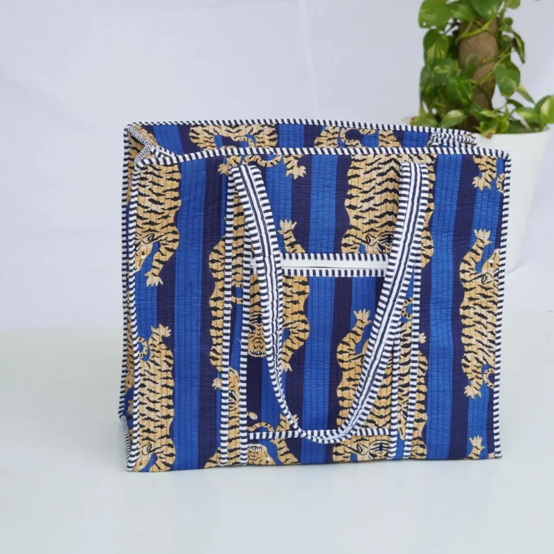 blue tote bag